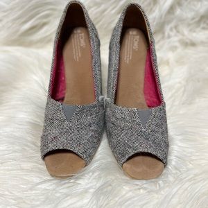 Toms Gray and Pink Wedges